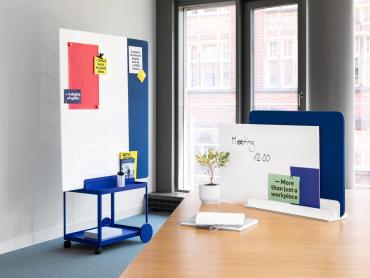Gesamtsystem bestehend aus Akustikboards, Acrylboards und Whiteboards