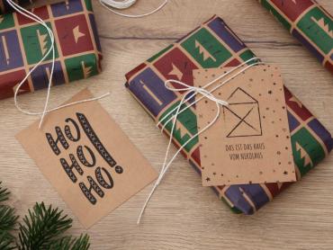 Weihnachtsgeschenke mit Weihnachtskarten