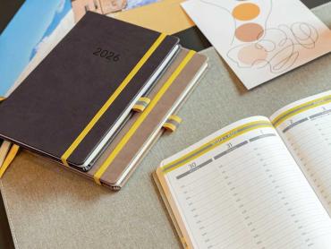 Linescape Wochenkalender aufgeschlagen mit vertikalem Layout