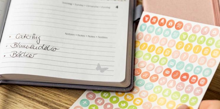 Kalender mit dazu passendem Stickerbogen