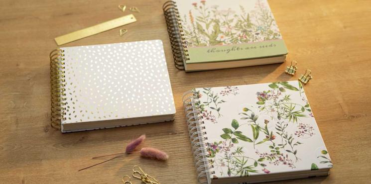 Jolie Inspire Spiral-Notizbücher in quadratischem Format