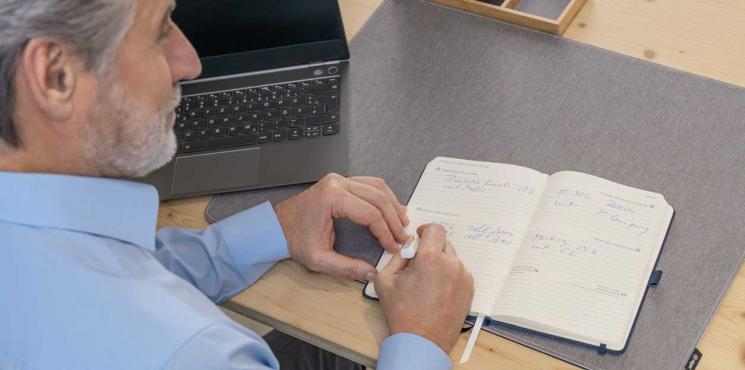 Man trägt Termin in Conceptum Kalender ein