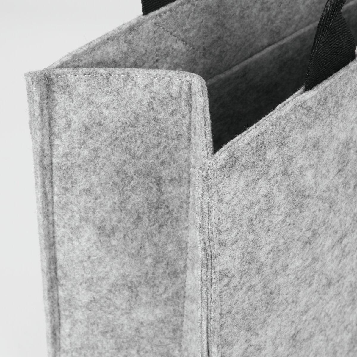 Graue Filztasche mit schwarzen Griffen