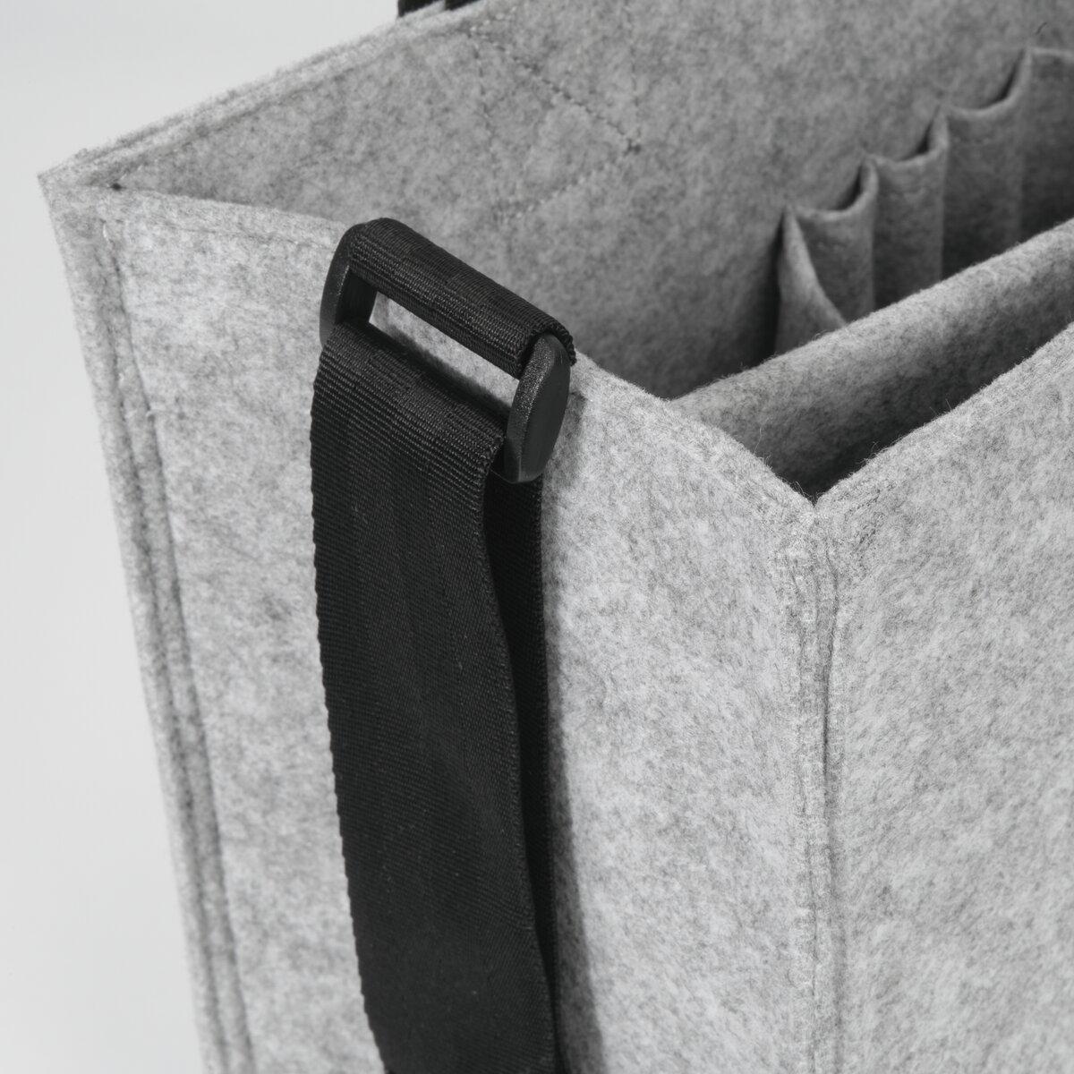 Graue Filztasche mit schwarzem Trageriemen und Innentaschen