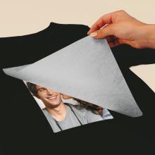 T-shirt with half-finished ironed picture Hand peels off transfer foil